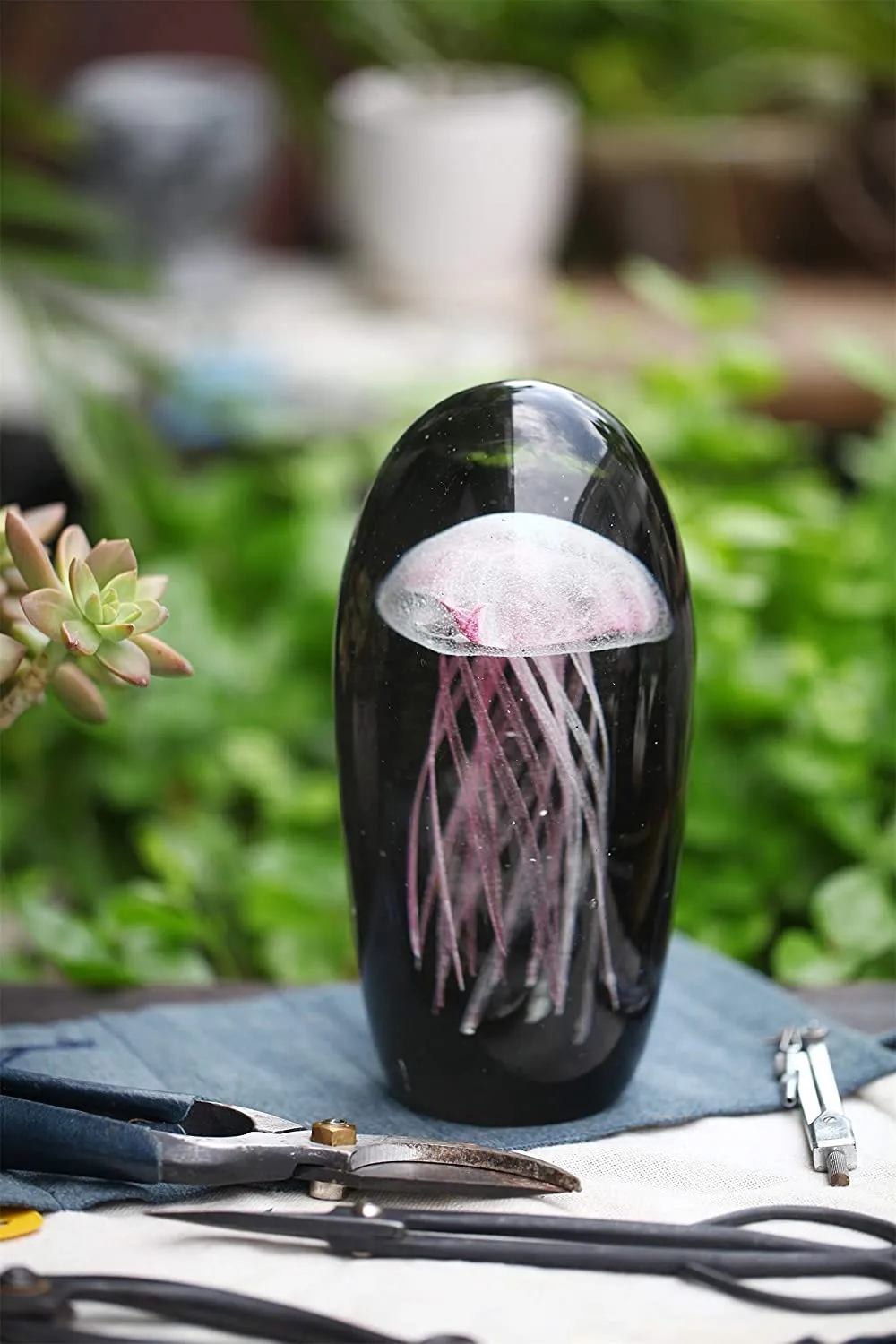 8 Inch Glass Jellyfish Paperweight, Glass Paperweight Figurine Glow in The Dark (Black