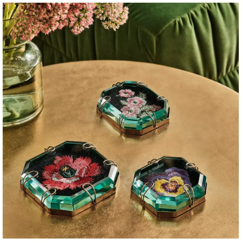 Miho Italian Artisan Paper Weight ~ Pansy